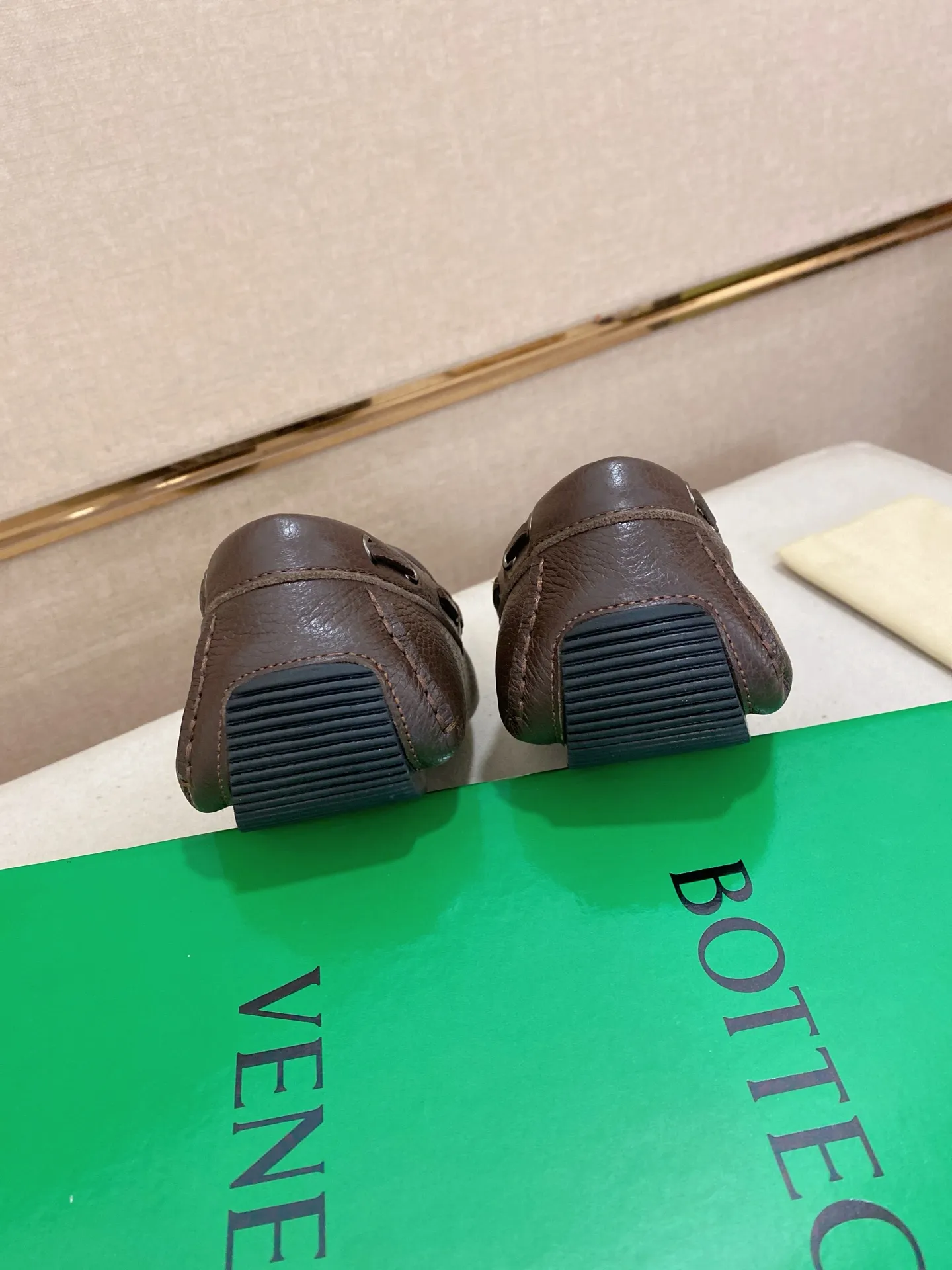 Men's shoes 💰 400💰 (Niu Li + Niu Pad) [BV] latest hot style‼ ️Casual men's shoes, uppers imported deer pattern first-layer cowhide ➕Full imported cowhide lining✔️Exquisite workmanship, excellent foot feel, special rubber soles✔️, cool and fashionable, the latest fashion, fashionable outsole, hurry up. Code number: 38-44 (can be customized to 37.45, non-refundable)